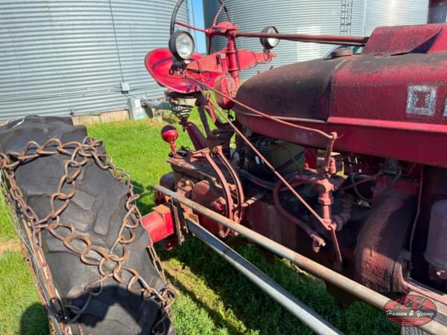 Image of Farmall M equipment image 3