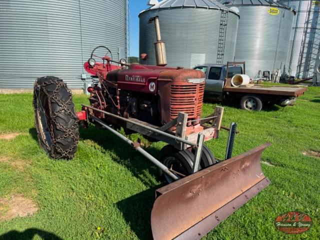 Image of Farmall M equipment image 2