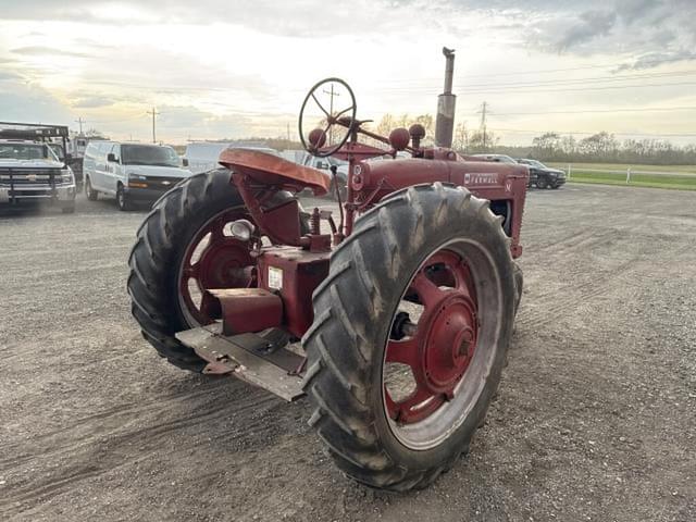 Image of Farmall M equipment image 2