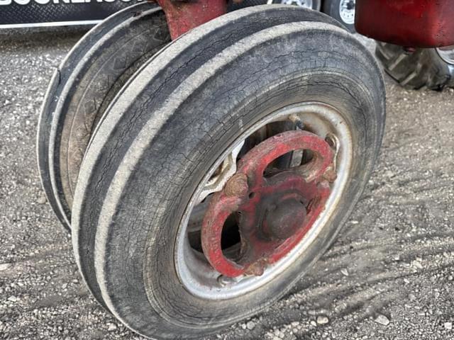 Image of Farmall M equipment image 4