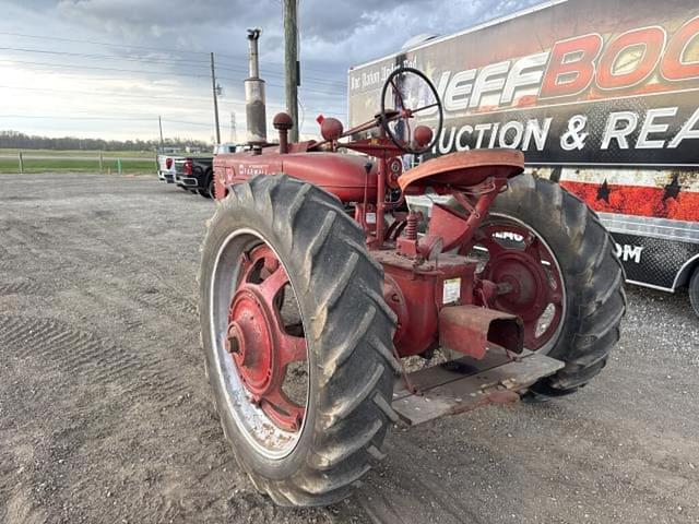 Image of Farmall M equipment image 1