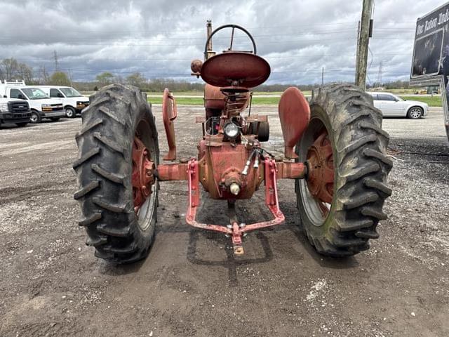 Image of Farmall M equipment image 2