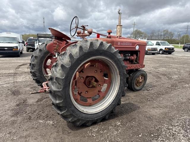 Image of Farmall M equipment image 3