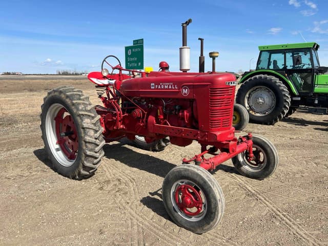 Image of Farmall M equipment image 2