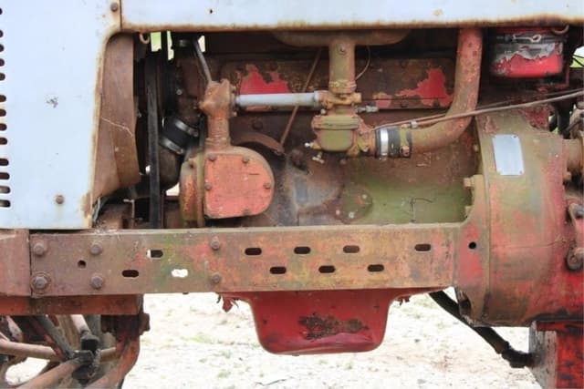 Image of Farmall M equipment image 2