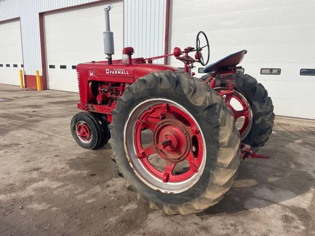 Image of Farmall M equipment image 3