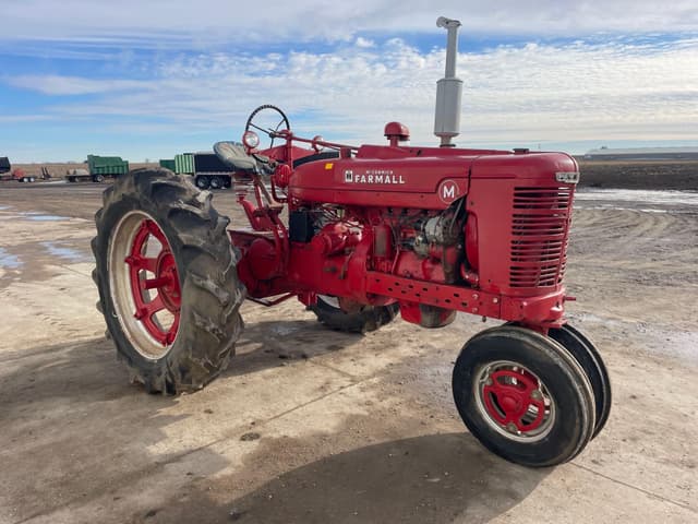 Image of Farmall M equipment image 1
