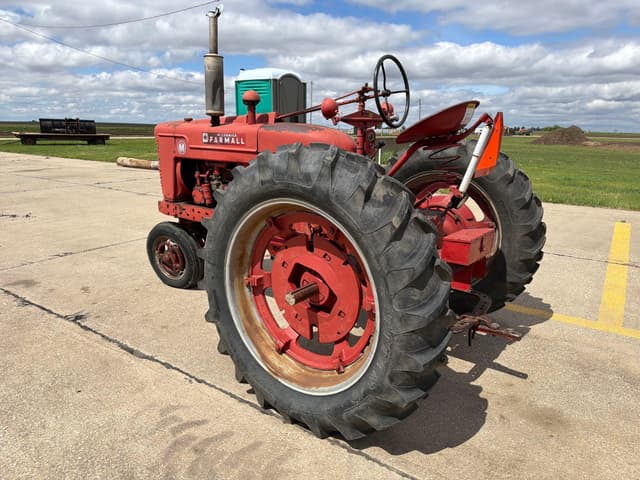 Image of Farmall M equipment image 4