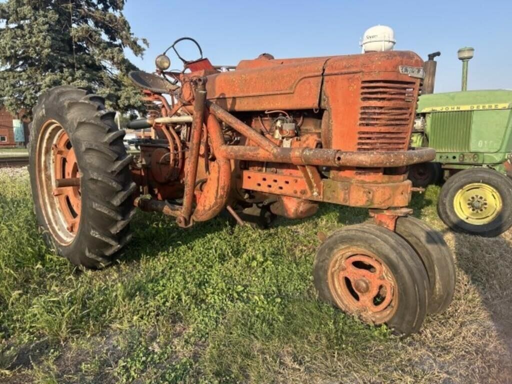 Farmall M Equipment Image0