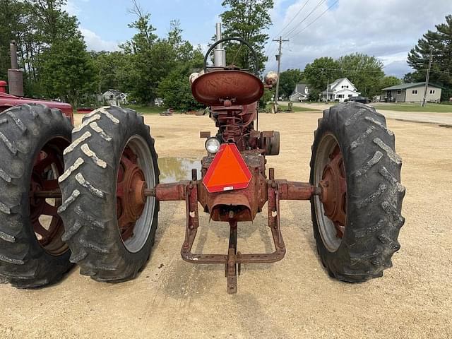 Image of Farmall M equipment image 3