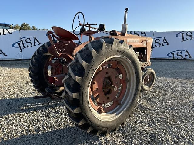 Image of Farmall M equipment image 4