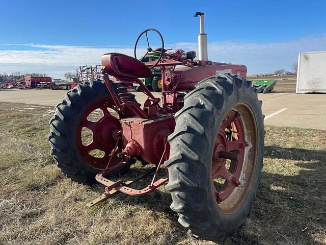 Image of Farmall M equipment image 3