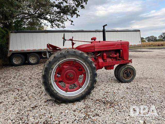 Image of Farmall M equipment image 3