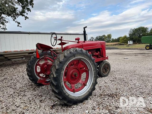 Image of Farmall M equipment image 4