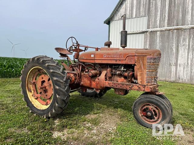 Image of Farmall M equipment image 1