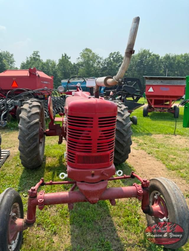 Image of Farmall M equipment image 1
