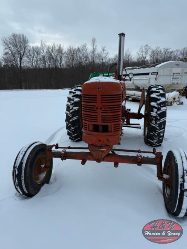 Image of Farmall M equipment image 4