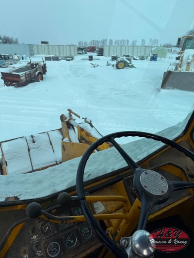 Image of Farmall M equipment image 2