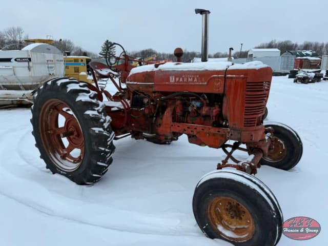 Image of Farmall M equipment image 1