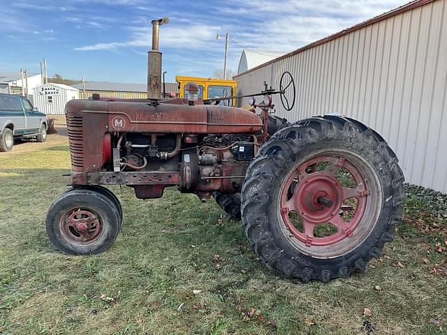 Image of Farmall M equipment image 2