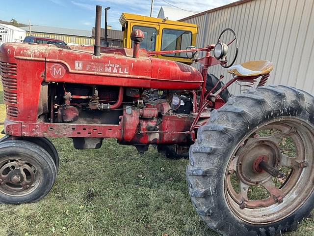 Image of Farmall M equipment image 3