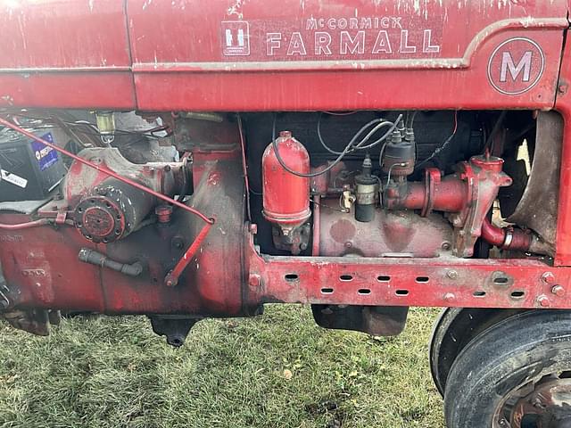 Image of Farmall M equipment image 1