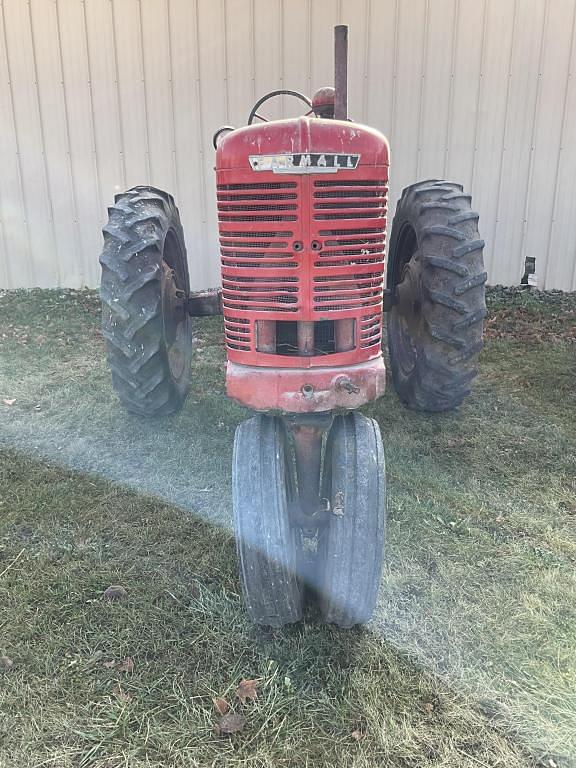 Image of Farmall M equipment image 2