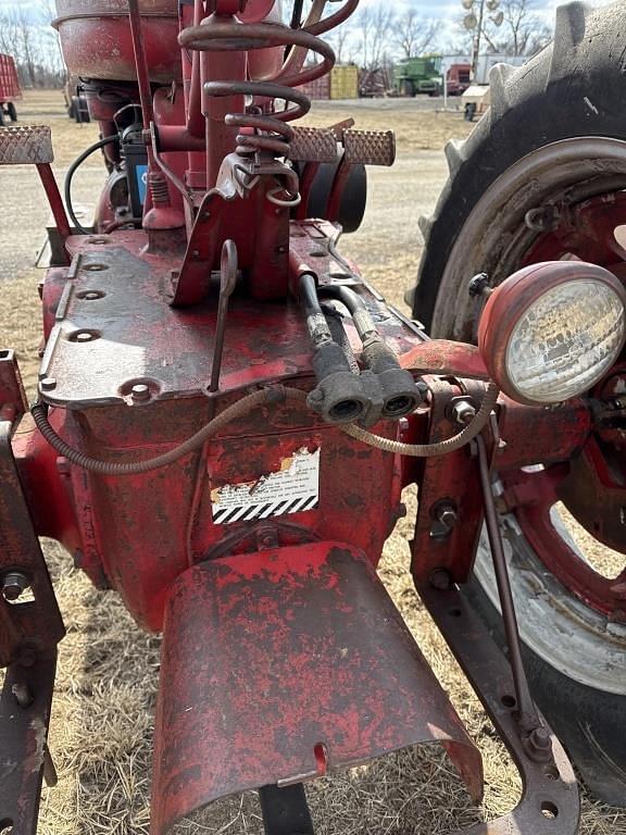 Image of Farmall M equipment image 4