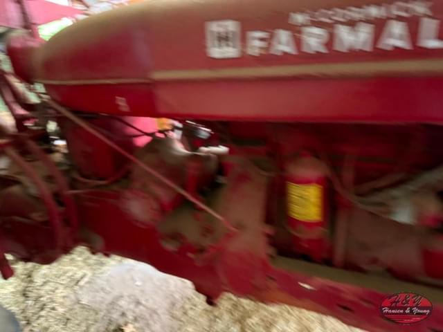 Image of Farmall M equipment image 4