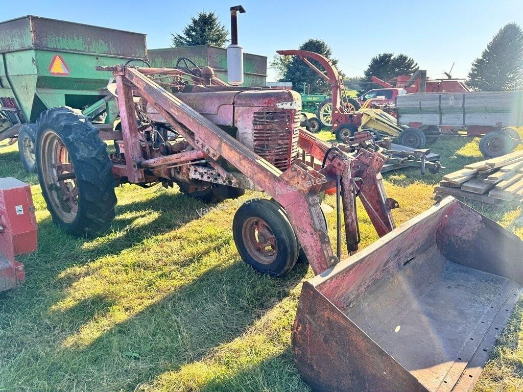 Image of Farmall M Primary image