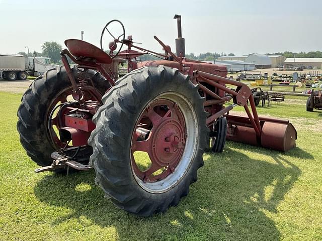 Image of Farmall M equipment image 2