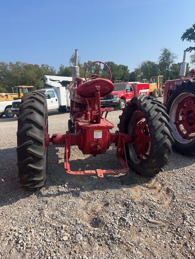 Image of Farmall M equipment image 2