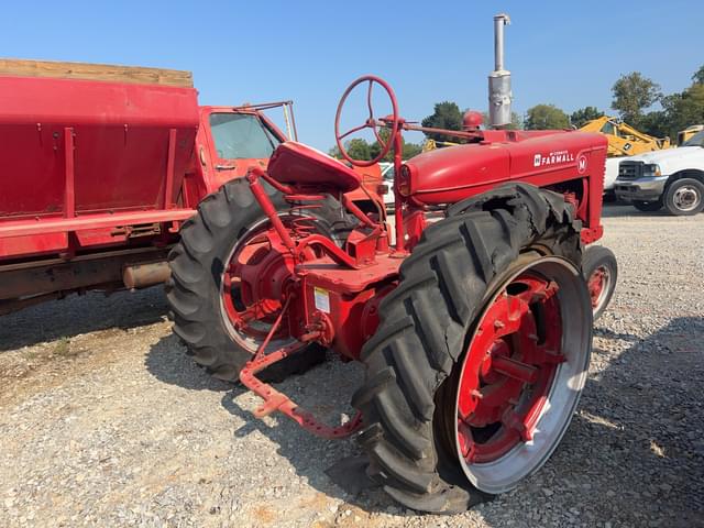 Image of Farmall M equipment image 3