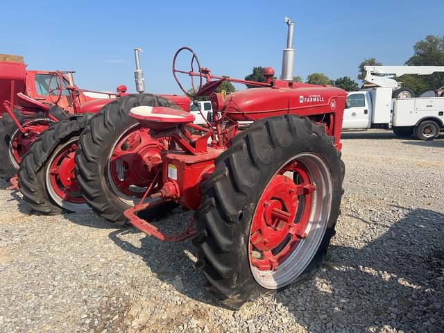 Image of Farmall M equipment image 3