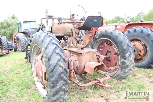 Image of Farmall M equipment image 2