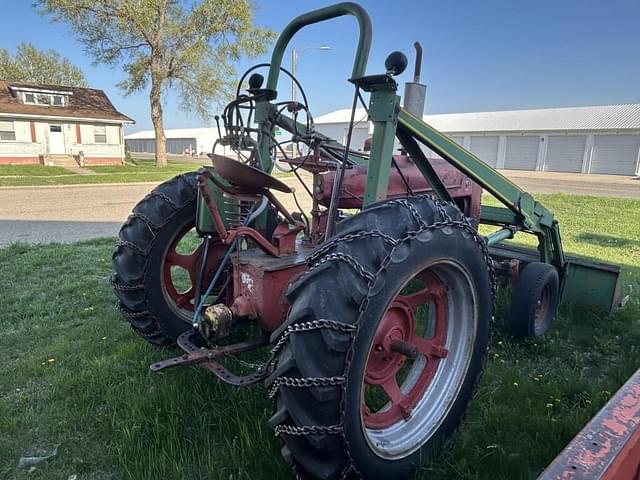 Image of Farmall M equipment image 2