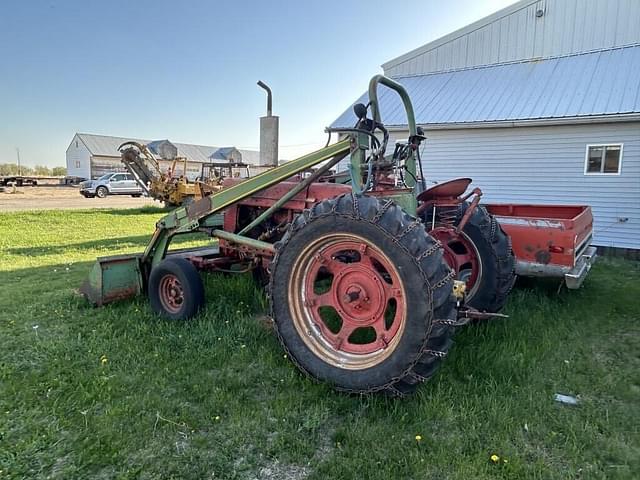 Image of Farmall M equipment image 1