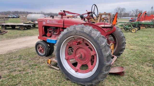 Image of Farmall M equipment image 4