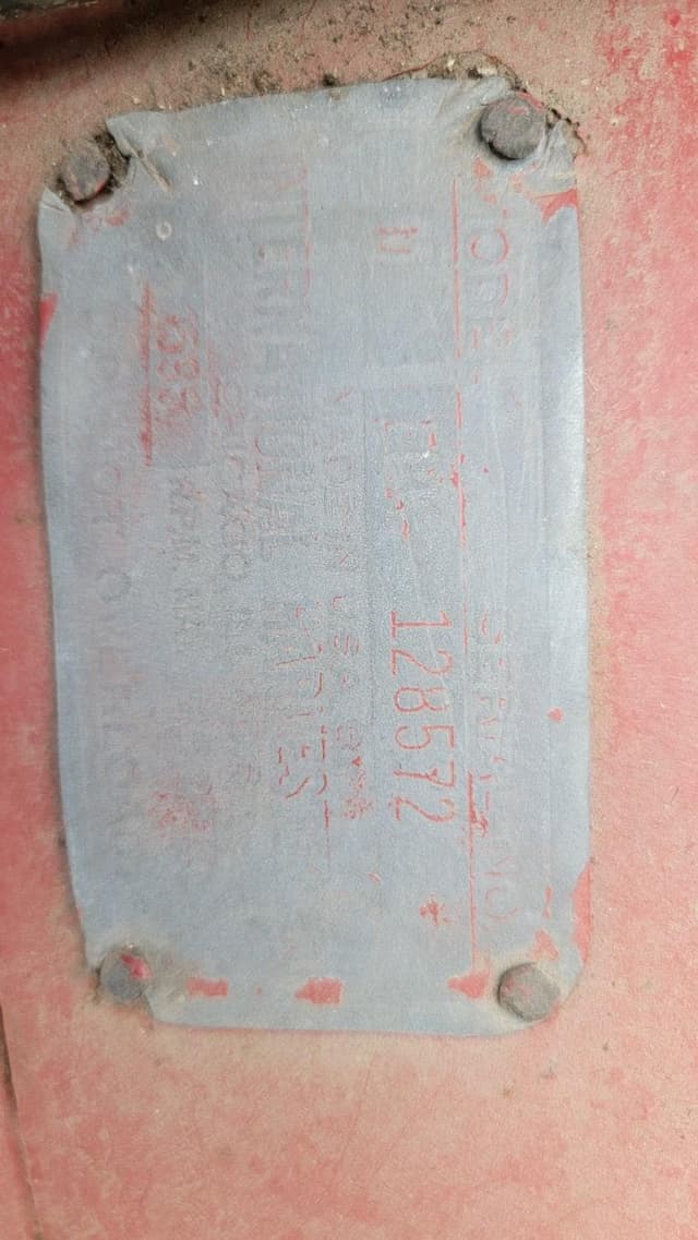 Image of Farmall M equipment image 1