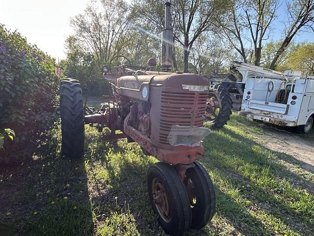 Image of Farmall M equipment image 3