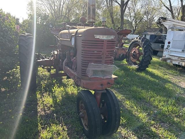 Image of Farmall M equipment image 1
