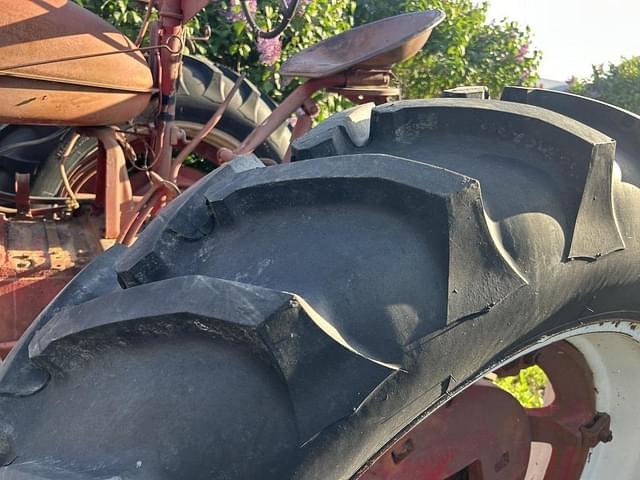 Image of Farmall M equipment image 4