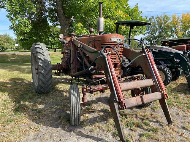 Image of Farmall M equipment image 2