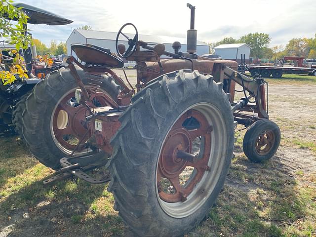 Image of Farmall M equipment image 3