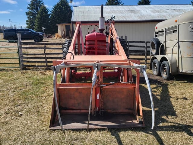 Image of Farmall M equipment image 2