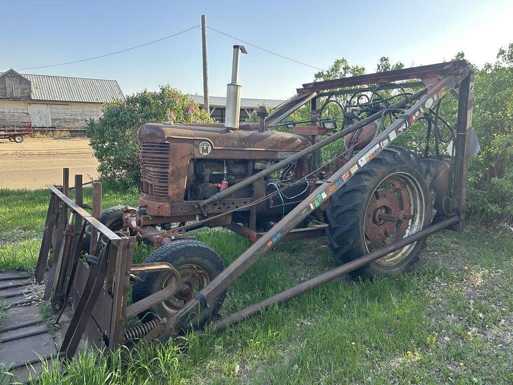 Image of Farmall M Image 0