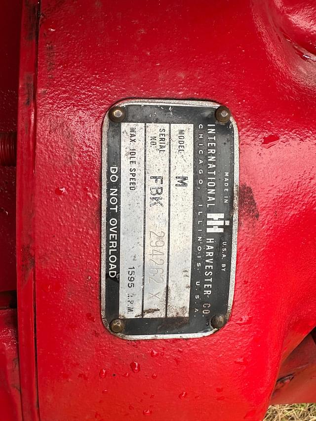 Image of Farmall M equipment image 1