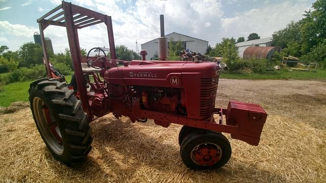 Image of Farmall M equipment image 1