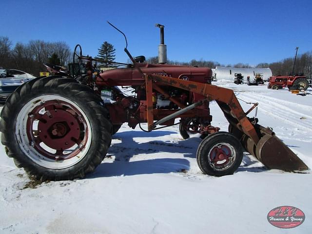 Image of Farmall M equipment image 2