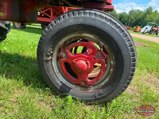 Image of Farmall Super M equipment image 1